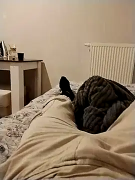 y2561 online show from April 19, 8:55 pm