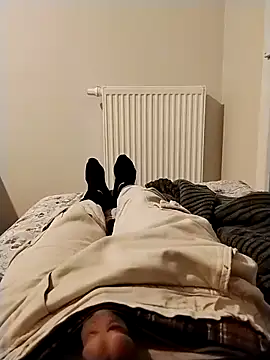 y2561 online show from April 18, 7:29 pm