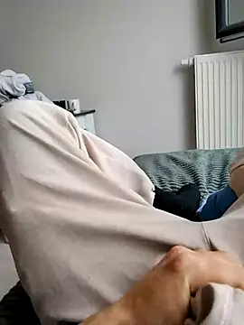 y2561 online show from April 17, 1:25 pm