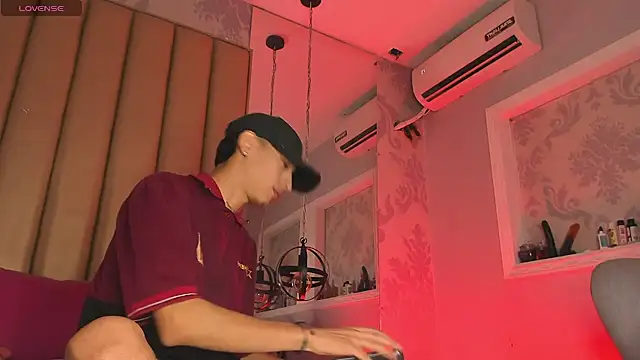 MaicolSmiith  online show from April 9, 2:20 am