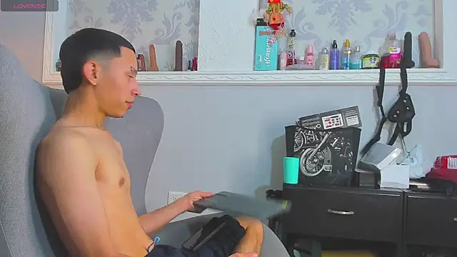 MaicolSmiith  online show from March 28, 9:37 pm