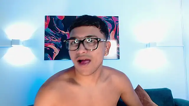 SeanStonee online show from April 14, 6:40 pm