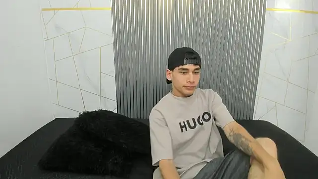 Kitsune 44 online show from March 28, 7:25 pm