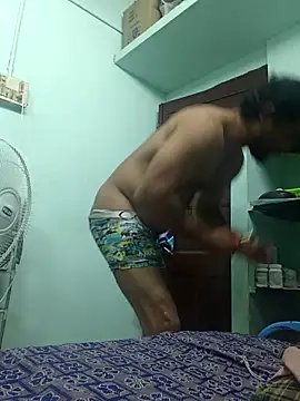 varun2184 online show from April 9, 5:52 pm