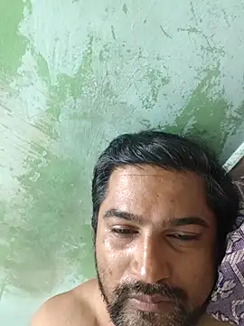 varun2184 online show from April 4, 6:16 pm