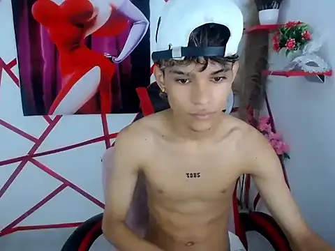 chris evans77 online show from April 16, 9:39 pm