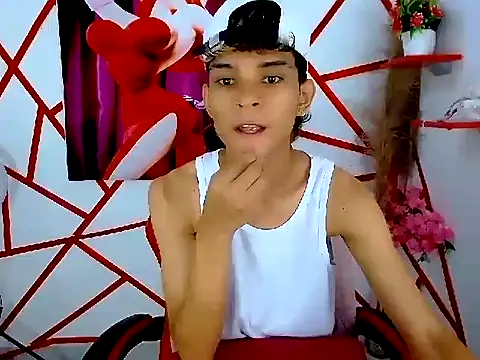 chris evans77 online show from April 9, 8:15 pm