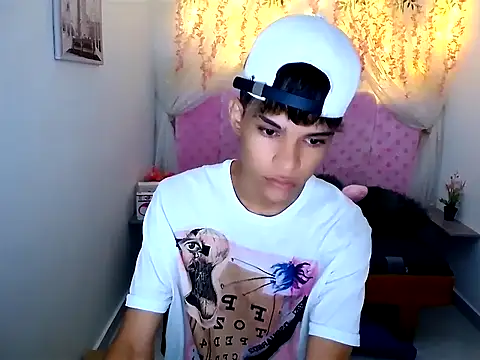 chris evans77 online show from April 6, 12:17 pm