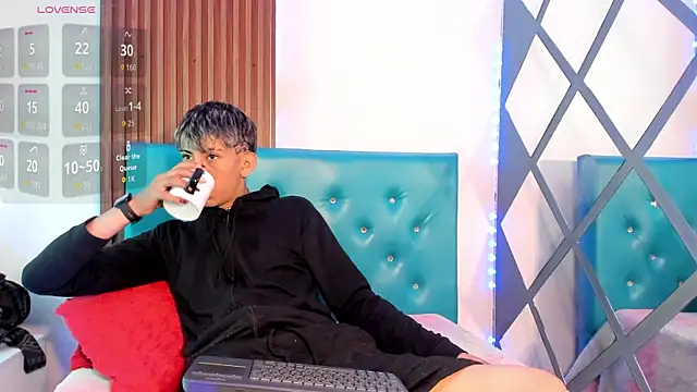 Tommy Fox online show from April 27, 1:08 pm