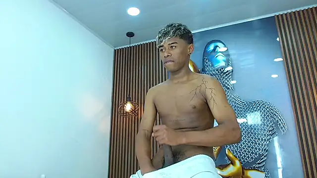 LuckyBluex online show from April 16, 9:39 pm