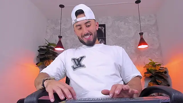 martin foster  online show from April 18, 3:30 am