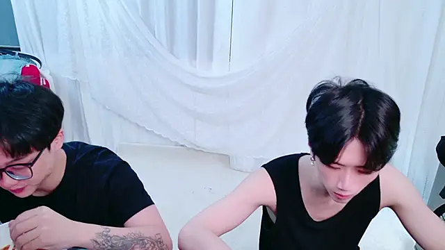 Dkcolo online show from April 29, 8:52 am