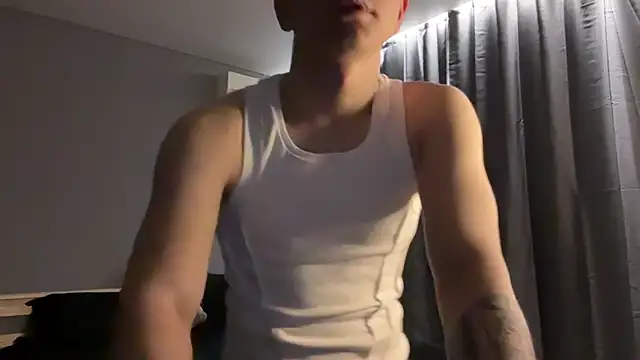 MaxWoolf online show from April 23, 1:57 pm