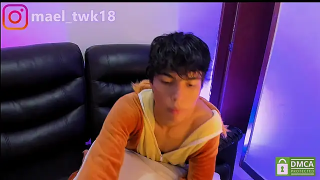 Mael Twink online show from April 6, 7:03 pm