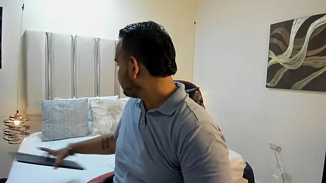 Jay Dusk online show from April 17, 3:42 am