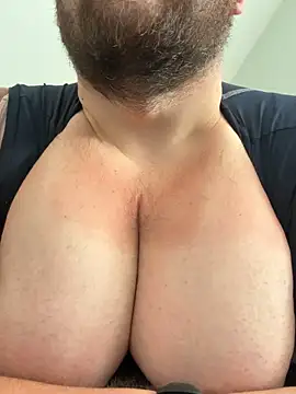 hugemanbreasts online show from May 7, 7:58 pm