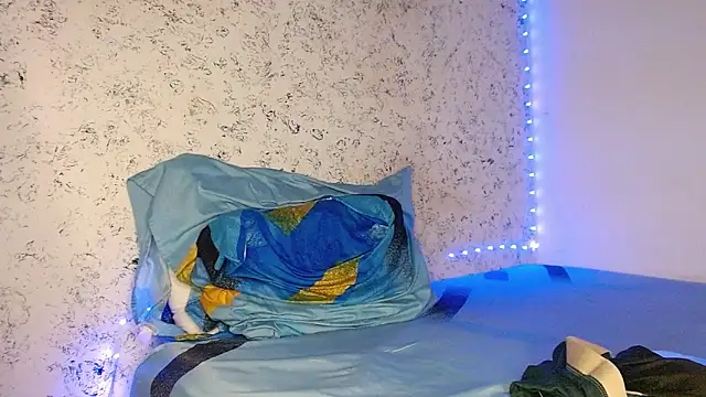 tonydesire  online show from April 27, 8:03 pm