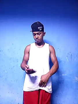 blackmasterpig online show from April 16, 3:39 am