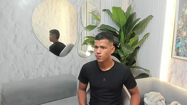 noahdark  online show from April 16, 4:01 am