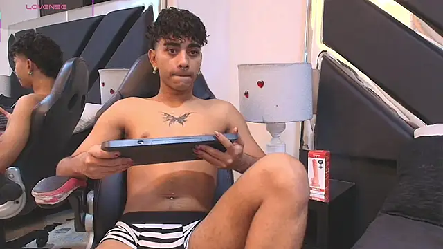 MiikeOthon online show from April 4, 4:53 am