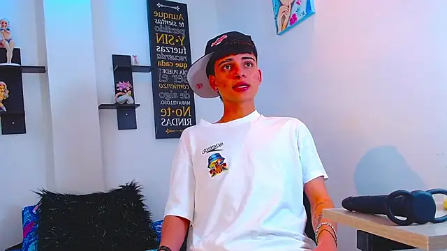 milo hot  online show from April 5, 2:19 am