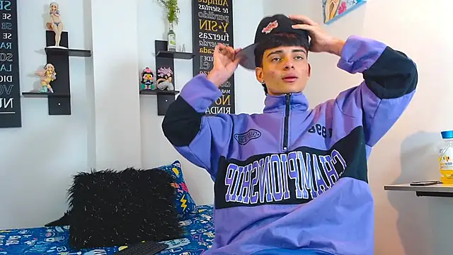 milo hot  online show from April 9, 6:58 pm