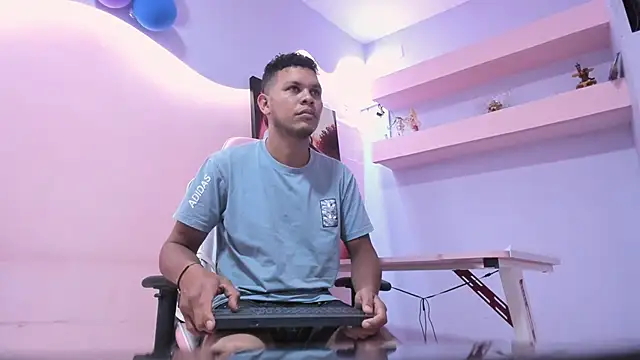 RonnyGandyy online show from April 2, 11:51 am