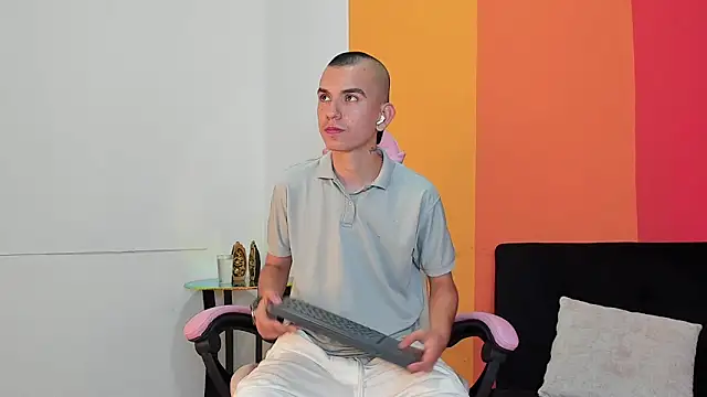 Rowan Cley online show from April 25, 7:11 pm