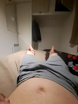 Johnnyxxx6 online show from April 9, 9:32 pm