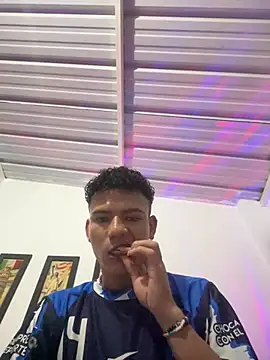 sebascuterouss online show from April 27, 12:40 am