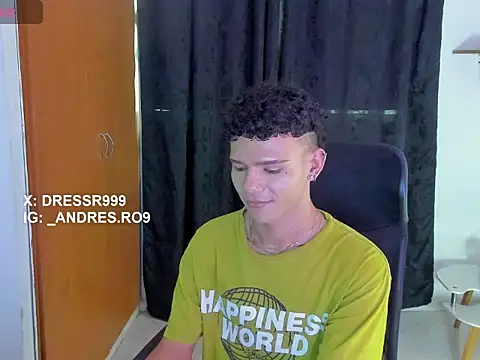 sebascuterouss online show from April 18, 7:07 pm