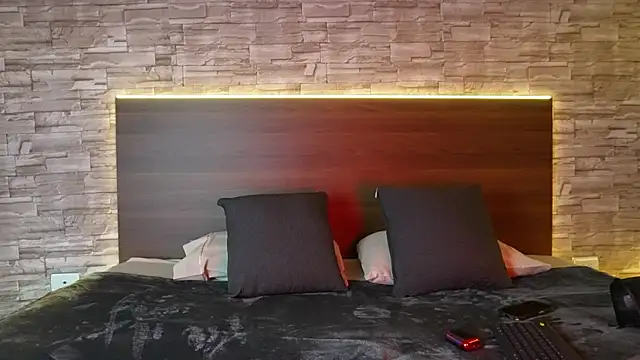 Enzo Crown online show from April 21, 8:26 pm