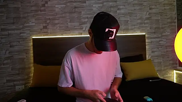 Enzo Crown online show from April 13, 8:31 pm