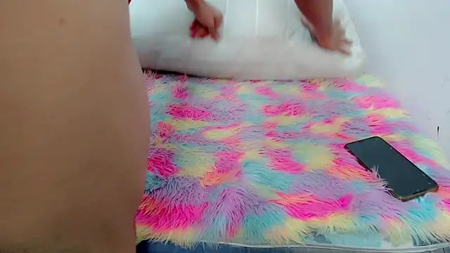 Yei lee  online show from April 12, 8:05 am