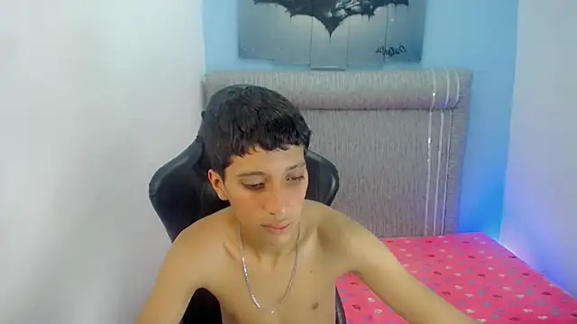 Yei lee  online show from April 14, 3:39 am