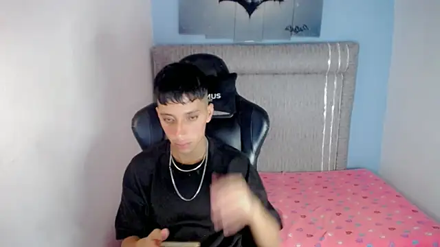 Yei lee  online show from April 20, 3:42 am