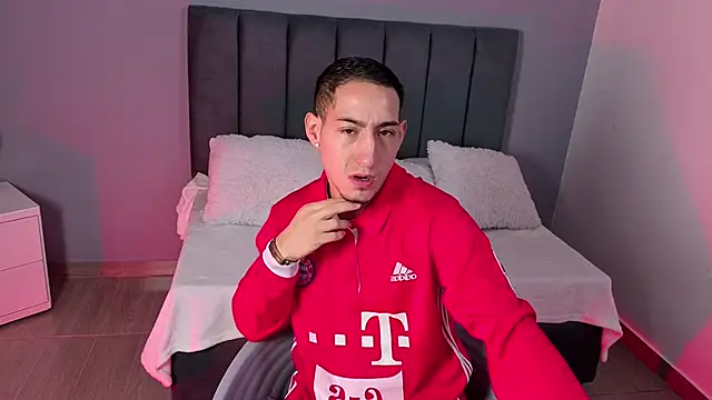 jhan vassilis online show from April 10, 6:42 am