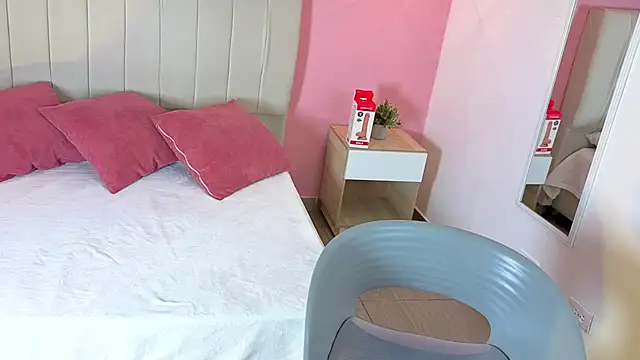 jhan vassilis online show from April 17, 9:50 pm