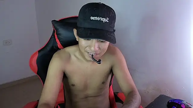 darknigthx online show from April 21, 1:42 am