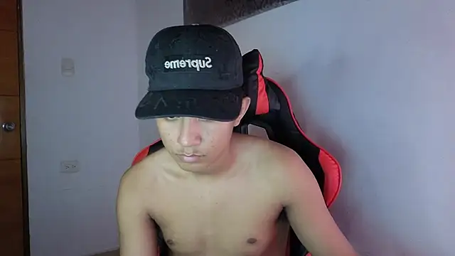 darknigthx online show from April 19, 2:11 am