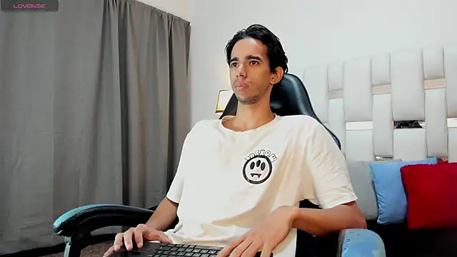 Alessandro Abruzzo online show from April 23, 3:33 am