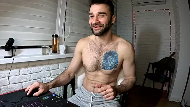 DaddySlava online show from April 16, 9:39 pm