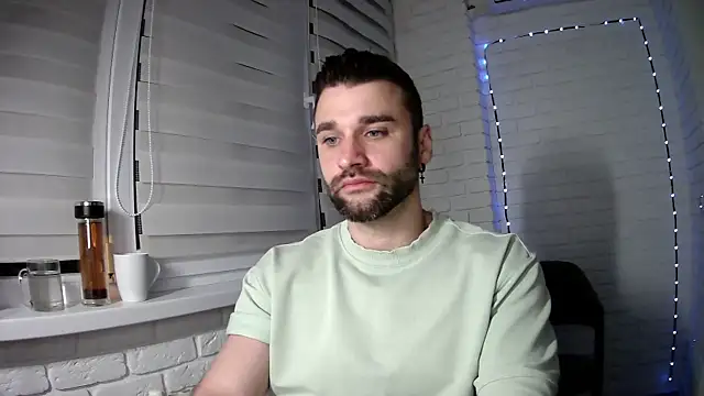 DaddySlava online show from April 18, 7:58 pm