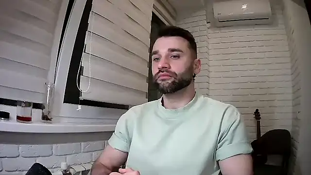 DaddySlava online show from April 4, 8:17 pm