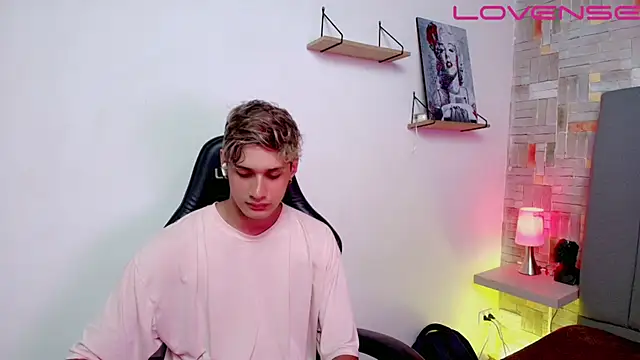 flaquito    online show from April 6, 8:31 pm