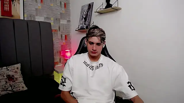 flaquito    online show from April 14, 8:30 pm