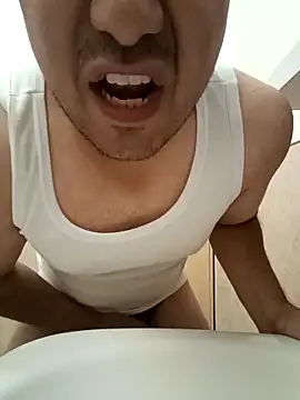 lobo caliente37 online show from April 17, 10:23 pm