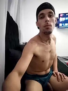 JauriBigClouds online show from April 20, 1:13 pm