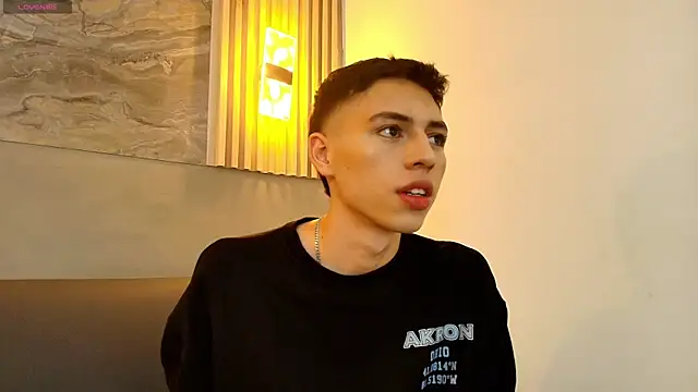 KENNY HANK online show from April 24, 3:53 am