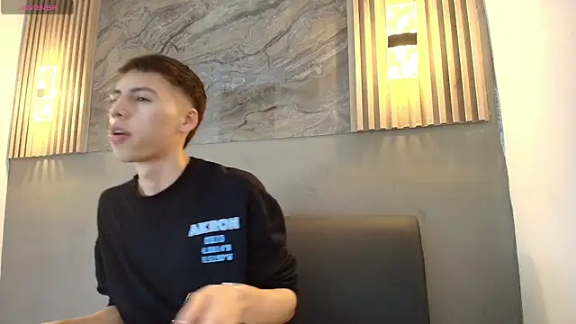 KENNY HANK online show from April 16, 3:50 am